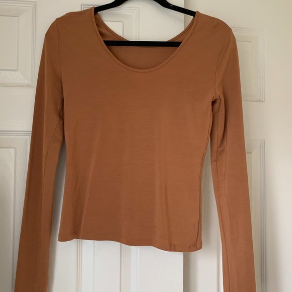 Aware by Vero Moda Long-Sleeve Tee in Camel Brown - Picture 3 of 4